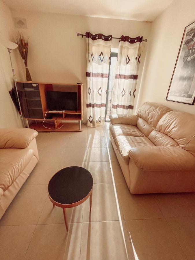 Stresa Court Apartments Saint Julian's Bagian luar foto