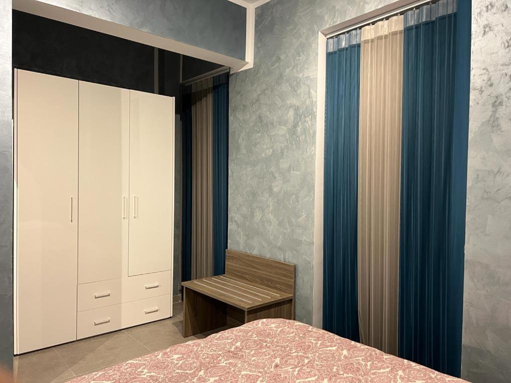Stresa Court Apartments Saint Julian's Bagian luar foto