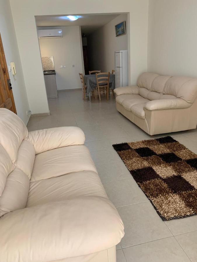 Stresa Court Apartments Saint Julian's Bagian luar foto